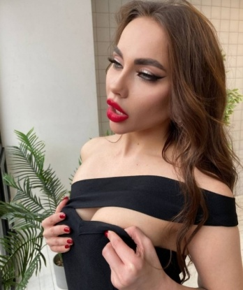 Живу в Москве - город, полный возможностей для наших встреч. 😏💋
Мои услуги включают все, что тебе нужно для полного релакса и удовлетворения. Наши встречи наполнены страстью, нежностью и беззаботностью - я гарантирую, что ты будешь ощущать себя особенным со мной.
У меня большой выбор фото, чтобы ты мог увидеть, насколько я привлекательна и соблазнительна. Смотри фото и читай отзывы обо мне, и ты убедишься, что я именно то, что тебе нужно. 😉📸
Не откладывай на потом - смело звони мне и давай устроим встречу, о которой ты всегда мечтал. Я гарантирую конфиденциальность, уважение и полное погружение в мир наслаждения. Оставь все заботы и проблемы за порогом, а я позабочусь о твоем идеальном вечере. С нетерпением жду нашей встречи! 💃💫 Инна